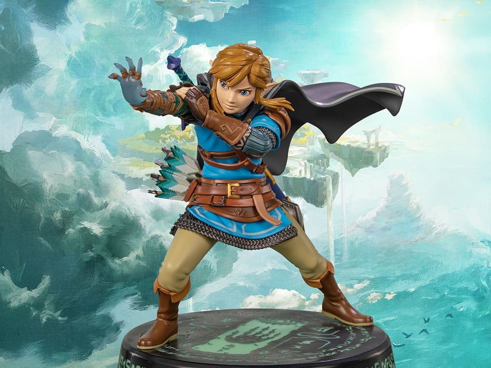 The Legend of Zelda: Tears of the Kingdom Link Statue Gallery Image 1