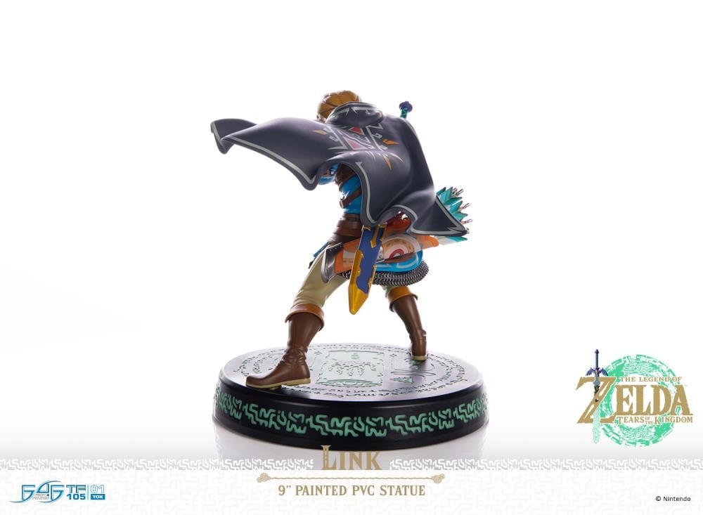 The Legend of Zelda: Tears of the Kingdom Link Statue Gallery Image 27