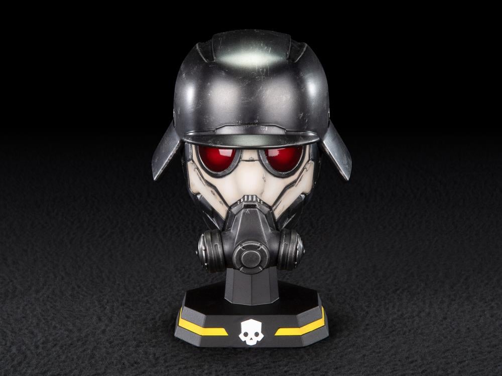 Helldivers 2 Field Chemist Helmet 1/4 Scale Replica Gallery Image 3