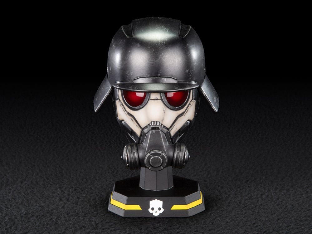 Helldivers 2 Field Chemist Helmet 1/4 Scale Replica Gallery Image 1