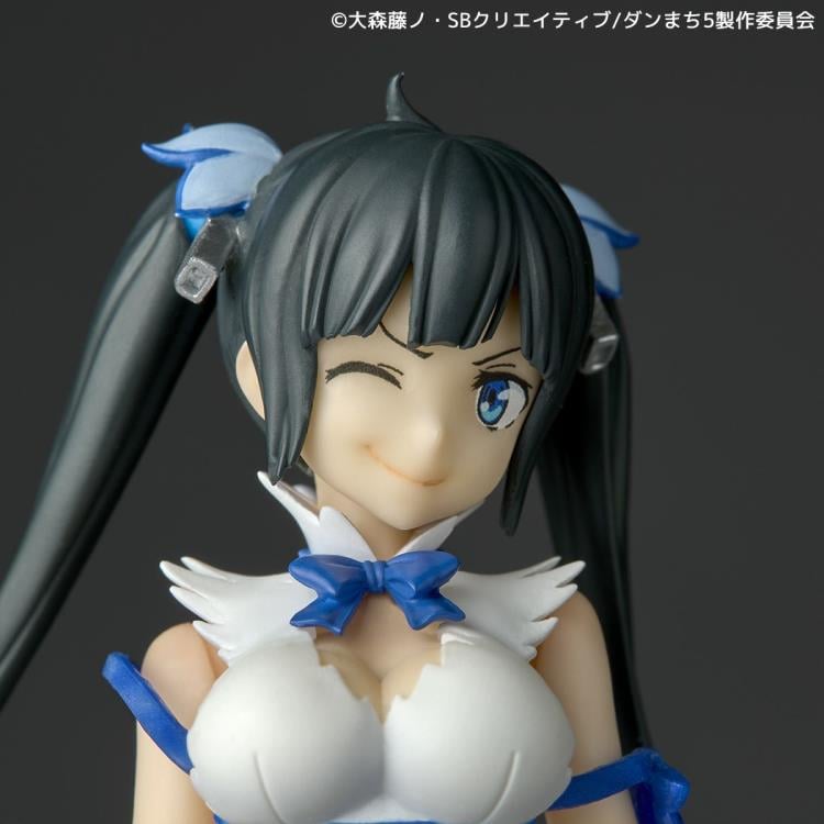 Is It Wrong to Try to Pick Up Girls in a Dungeon? Revoltech NR089 Hestia Action Figure Gallery Image 14