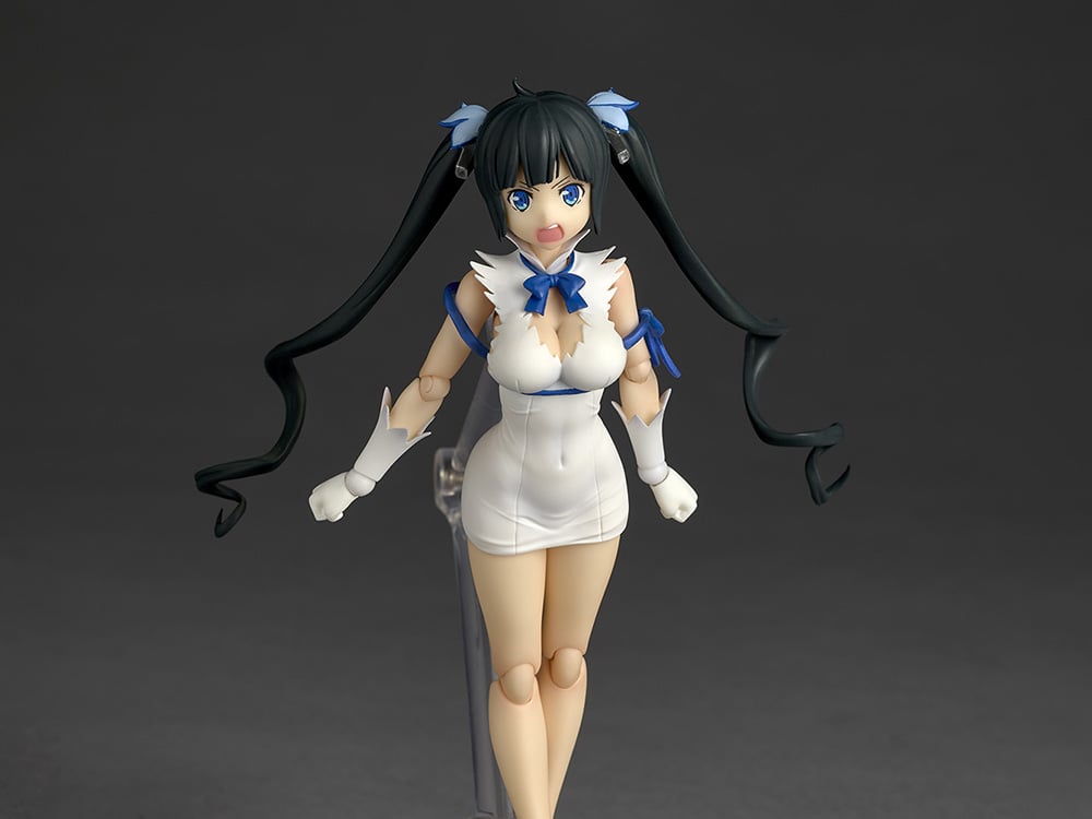 Is It Wrong to Try to Pick Up Girls in a Dungeon? Revoltech NR089 Hestia Action Figure Gallery Image 1