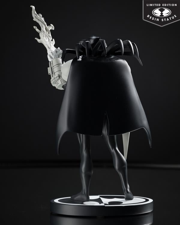 Batman: Black & White Azrael 1/10 Scale Limited Edition Statue (Joe Quesada) Gallery Image 4