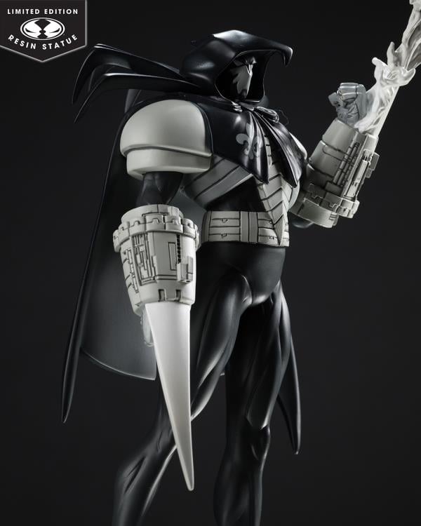 Batman: Black & White Azrael 1/10 Scale Limited Edition Statue (Joe Quesada) Gallery Image 6