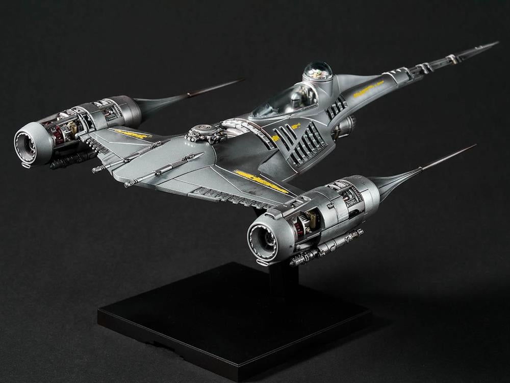 Star Wars: The Mandalorian Mandalorian N-1 Starfighter 1/48 Scale Model Kit Gallery Image 1