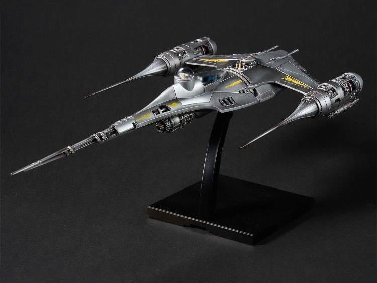 Star Wars: The Mandalorian Mandalorian N-1 Starfighter 1/48 Scale Model Kit Gallery Image 4