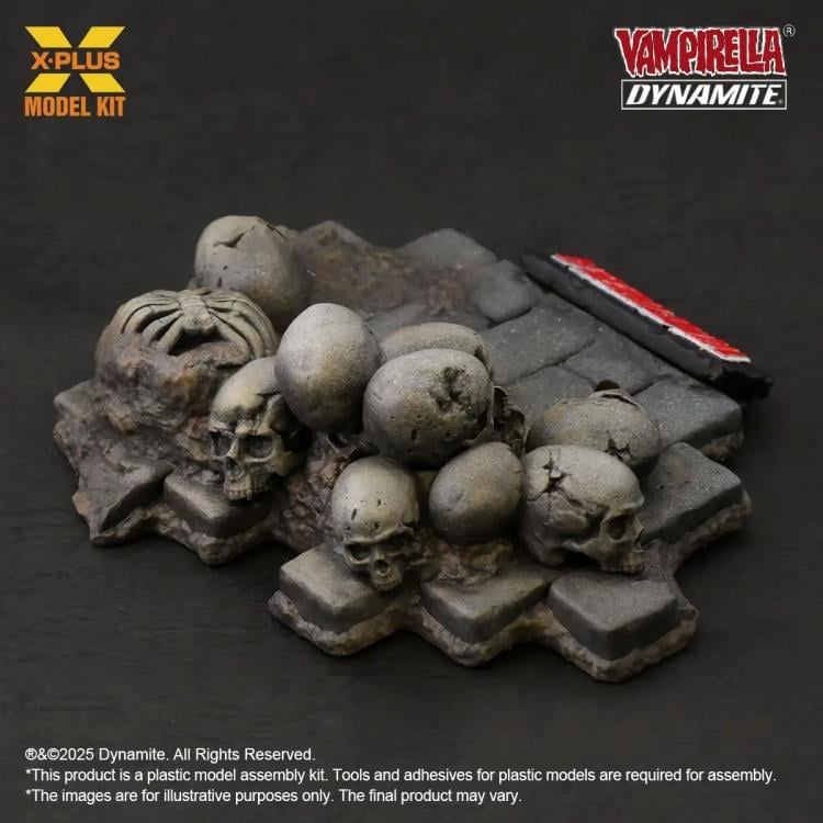 Vampirella (Jose Gonzalez Edition) 1/8 Scale Model Kit (Reissue)
