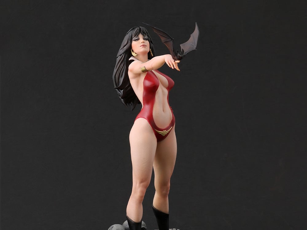 Vampirella (Jose Gonzalez Edition) 1/8 Scale Model Kit (Reissue)