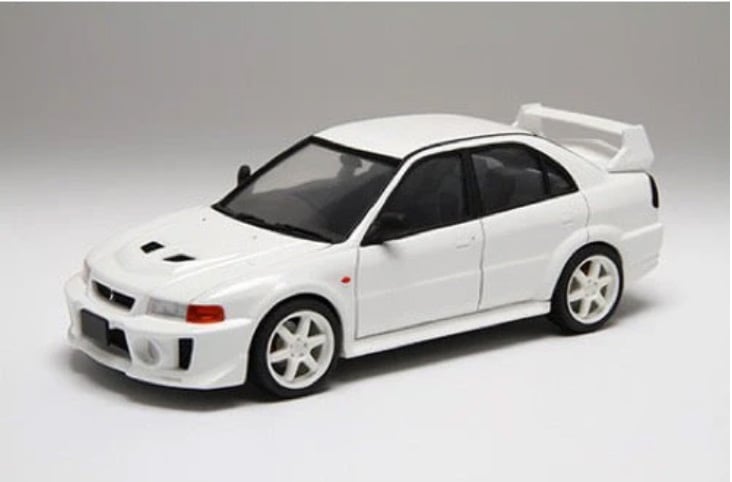 Initial D Lancer Evolution V 1/24 Scale Model Kit Gallery Image 3