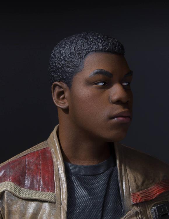 Star Wars: The Force Awakens Finn 1/6 Scale Mini Bust Gallery Image 12