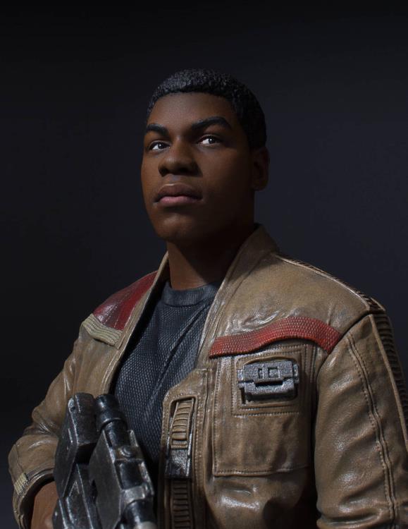 Star Wars: The Force Awakens Finn 1/6 Scale Mini Bust Gallery Image 10