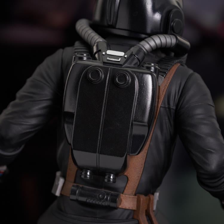 Star Wars TIE Pilot (Concept) 1/6 Scale NYCC 2023 Exclusive Limited Edition Mini Bust Gallery Image 11