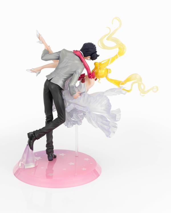 Sailor Moon FiguartsZERO Chouette Usagi and Tuxedo Mask (Moonlight Glow Edition) Gallery Image 5