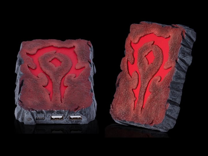 Warcraft Movie Collection Light Up Power Bank - Horde Symbol Gallery Image 1