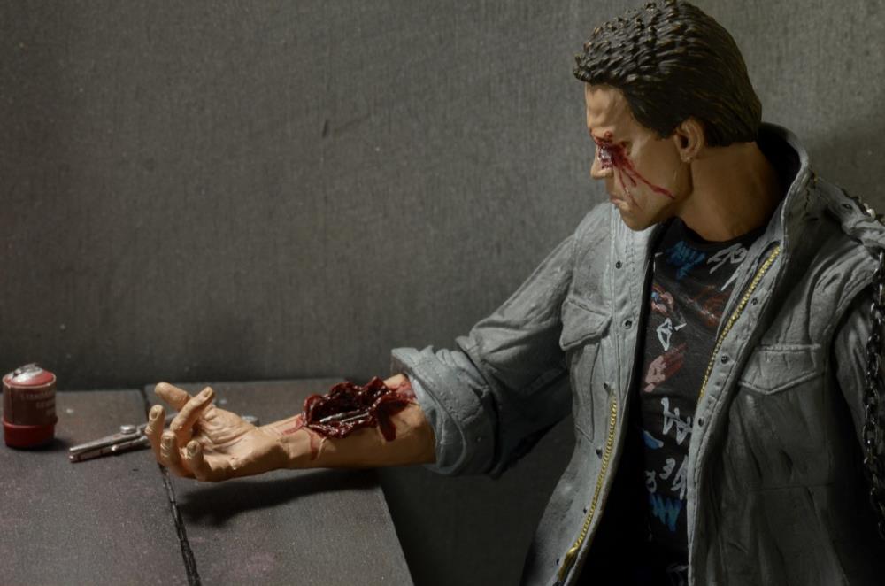 The Terminator Ultimate T-800 (Tech Noir) Action Figure Gallery Image 6