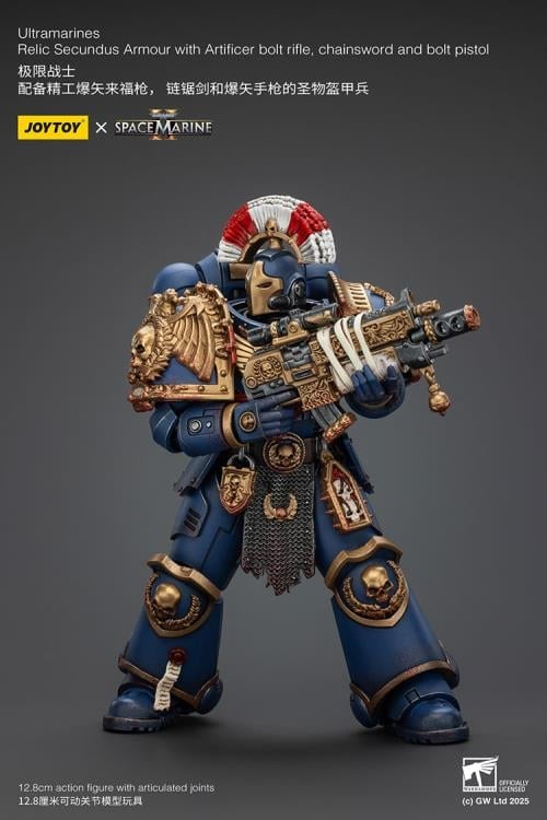Warhammer 40,000: Space Marine 2 Ultramarines Relic Secundus Armor with Artificer Bolt Rifle, Chainsword and Bolt Pistol 1/18 Scale Action Figure Gallery Image 7