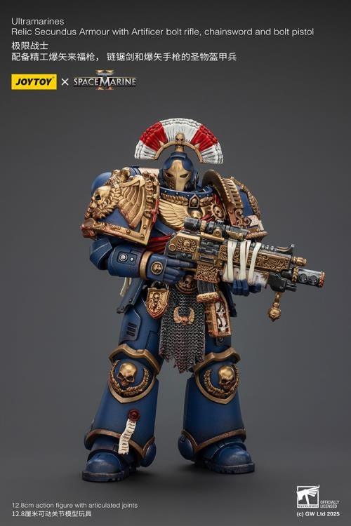 Warhammer 40,000: Space Marine 2 Ultramarines Relic Secundus Armor with Artificer Bolt Rifle, Chainsword and Bolt Pistol 1/18 Scale Action Figure Gallery Image 5