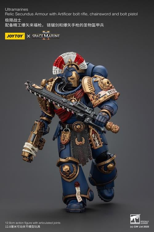 Warhammer 40,000: Space Marine 2 Ultramarines Relic Secundus Armor with Artificer Bolt Rifle, Chainsword and Bolt Pistol 1/18 Scale Action Figure Gallery Image 10