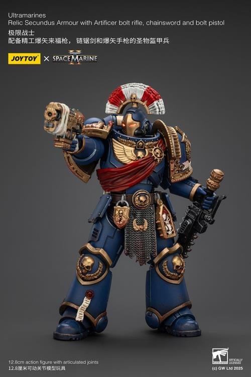 Warhammer 40,000: Space Marine 2 Ultramarines Relic Secundus Armor with Artificer Bolt Rifle, Chainsword and Bolt Pistol 1/18 Scale Action Figure Gallery Image 11
