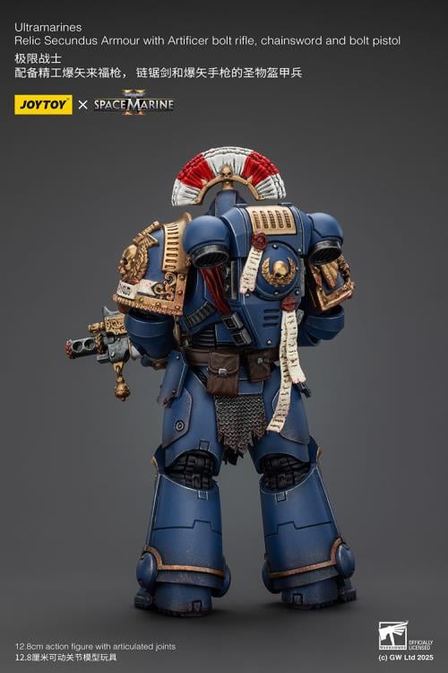 Warhammer 40,000: Space Marine 2 Ultramarines Relic Secundus Armor with Artificer Bolt Rifle, Chainsword and Bolt Pistol 1/18 Scale Action Figure Gallery Image 6
