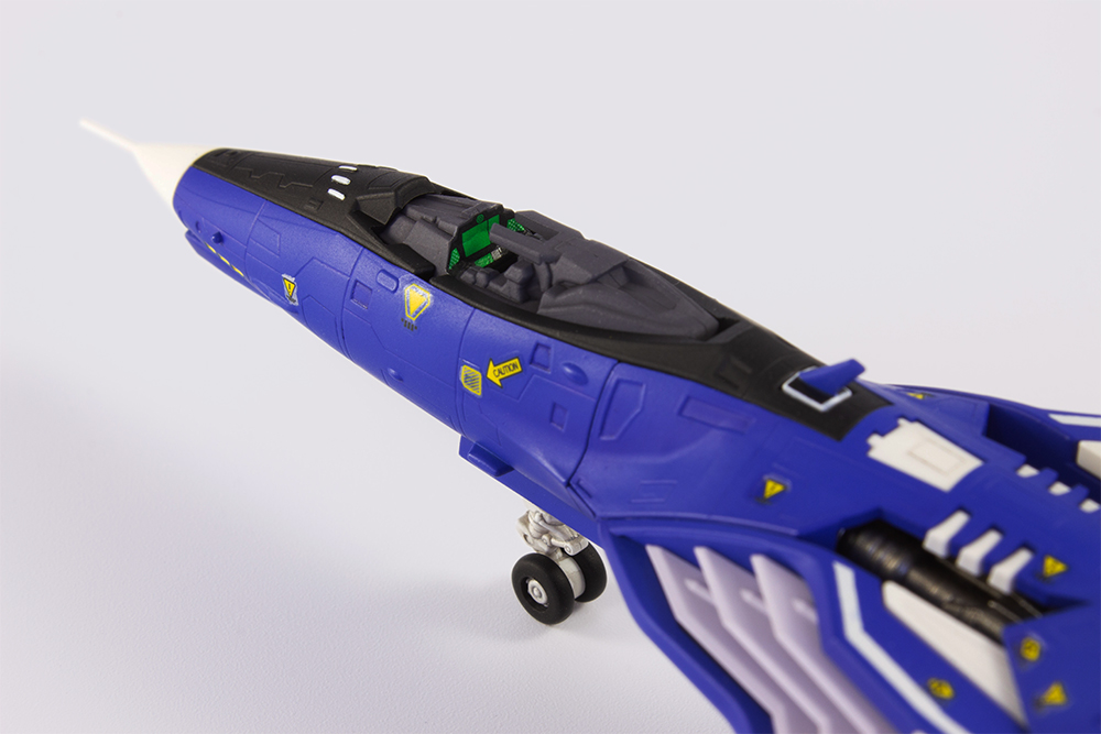 Raiden V: Director's Cut FT-00004A Azuma (2P Color Ver.) 1/100 Scale Model Kit (2nd Reissue) Gallery Image 8