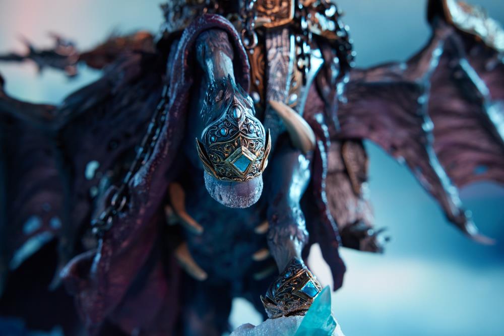 World of Warcraft The Lich King & Invincible Premium Limited Edition Statue Gallery Image 8