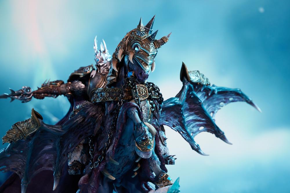 World of Warcraft The Lich King & Invincible Premium Limited Edition Statue Gallery Image 7
