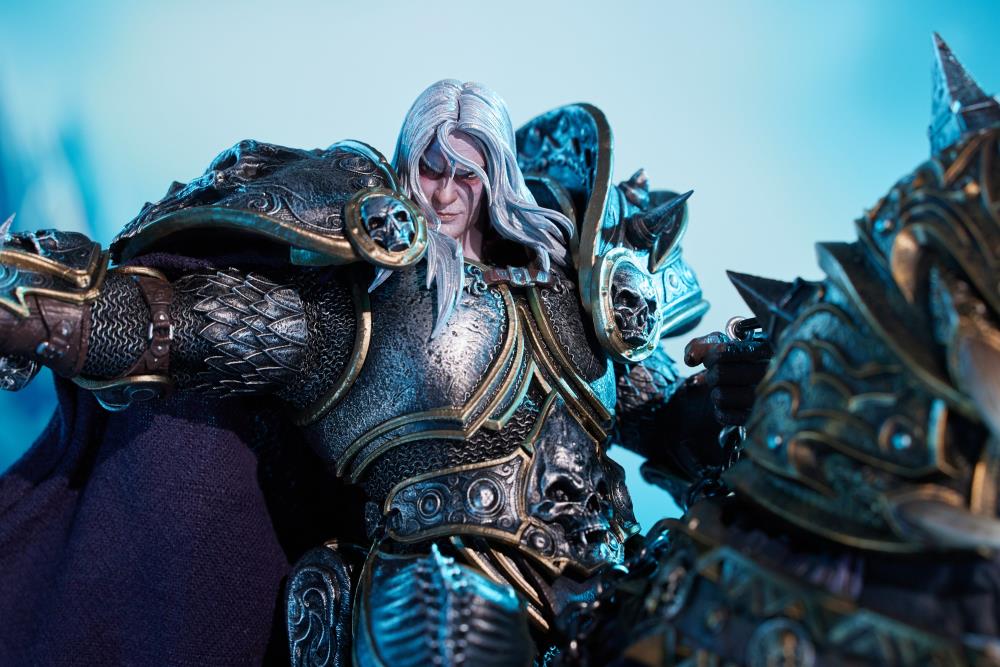 World of Warcraft The Lich King & Invincible Premium Limited Edition Statue Gallery Image 6