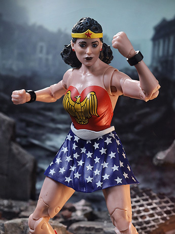 Wonder Woman DC Page Punchers Wonder Woman 7" Action Figure with Comic Gallery Image 2