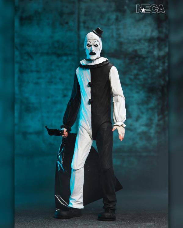 Terrifier Ultimate Art the Clown Action Figure Gallery Image 8