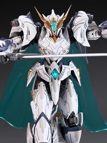 The Round Table Knights Giant Sword Tristan 1/144 Scale Model Kit Gallery Image 2