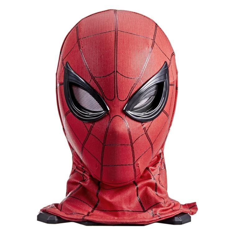 Spider-Man: Homecoming Marvel Legends Spider-Man 1:1 Scale Wearable Electronic Expressive Mask Gallery Image 4