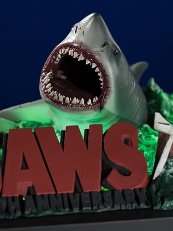 Jaws 50th Anniversary Movie Maniacs 1/48 Scale Limited Edition Statue