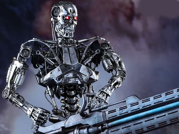 Terminator Genisys MMS352 Endoskeleton 1/6th Scale Collectible Figure Gallery Image 1
