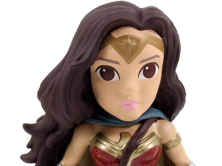 Batman v Superman Metals Die Cast 4" Wonder Woman (Caped) Figure Gallery Image 1