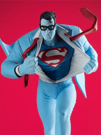 DC Comics Superman Red and Blue 1/10 Scale Limited Edition Statue (Clayton Henry) Gallery Image 2