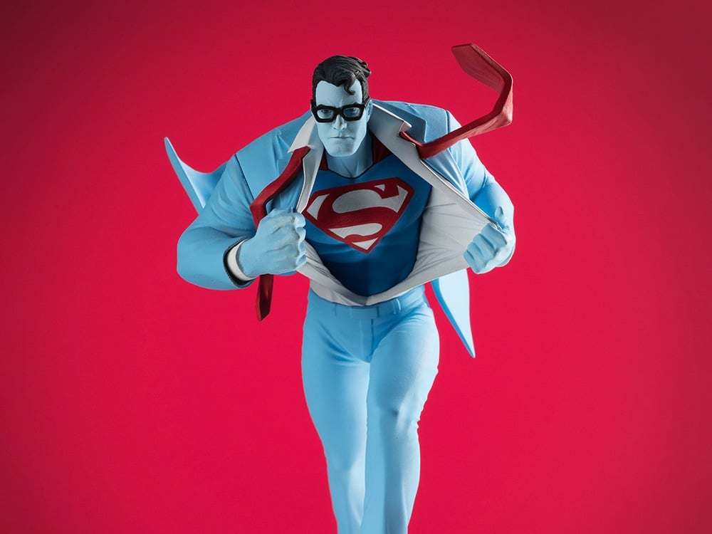 DC Comics Superman Red and Blue 1/10 Scale Limited Edition Statue (Clayton Henry) Gallery Image 1