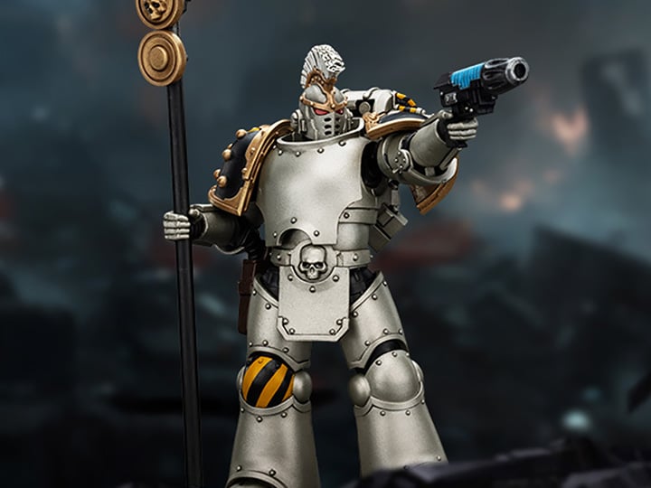 Warhammer: The Horus Heresy Iron Warriors Command Squad Chosen with Legion Standard 1/18 Scale Action Figure Gallery Image 1