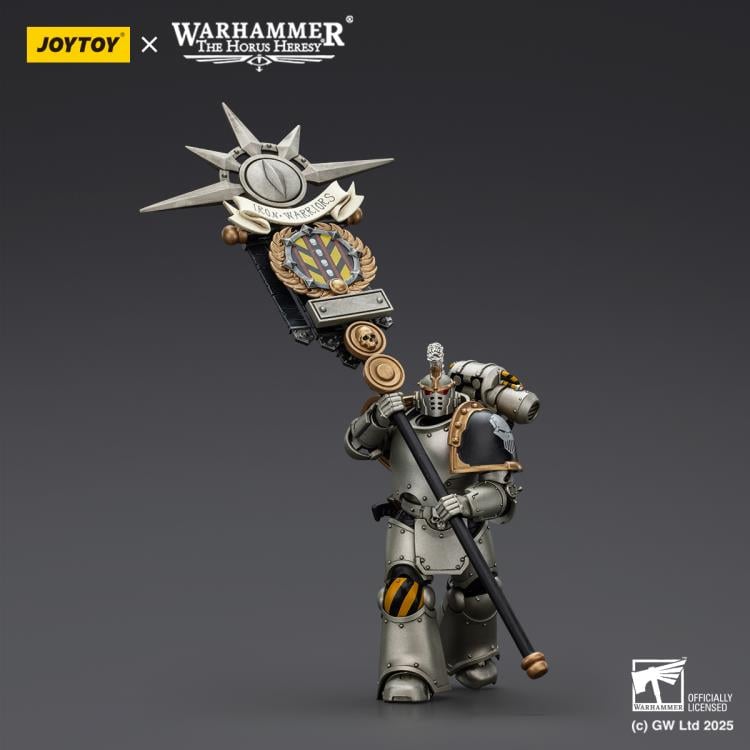 Warhammer: The Horus Heresy Iron Warriors Command Squad Chosen with Legion Standard 1/18 Scale Action Figure Gallery Image 5