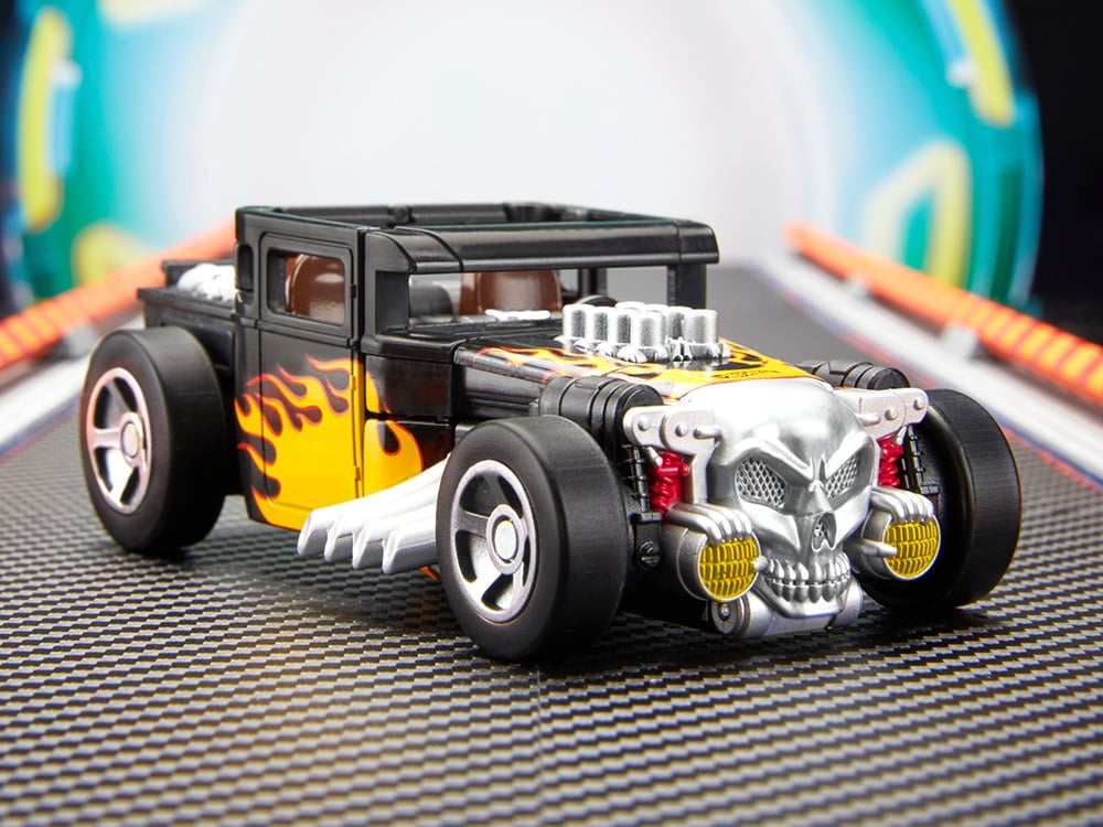 Transformers Collaborative Hot Wheels x Transformers Deluxe Class