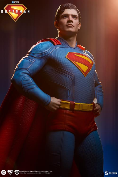 Superman (2025) Premium Format Superman Statue Gallery Image 6