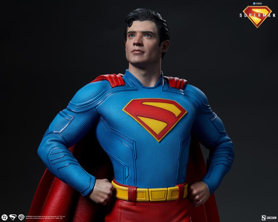 Superman (2025) Premium Format Superman Statue Gallery Image 11