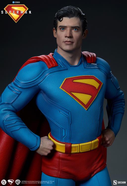 Superman (2025) Premium Format Superman Statue Gallery Image 10