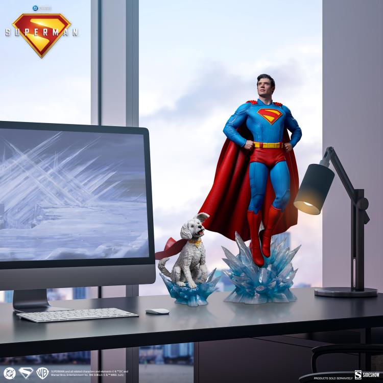 Superman (2025) Premium Format Superman Statue Gallery Image 12