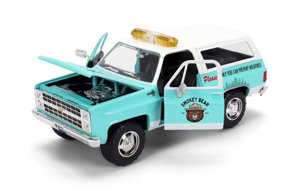 Smokey Bear Hollywood Rides Smokey Bear & 1/24 Scale 1980 Chevy Blazer Model Gallery Image 10
