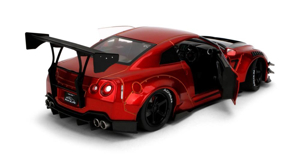 Pink Slips Nissan GTR R35 1/18 Scale Model Gallery Image 6