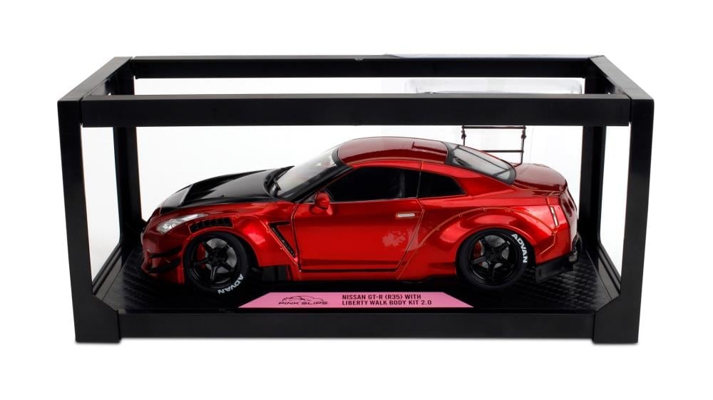 Pink Slips Nissan GTR R35 1/18 Scale Model Gallery Image 7
