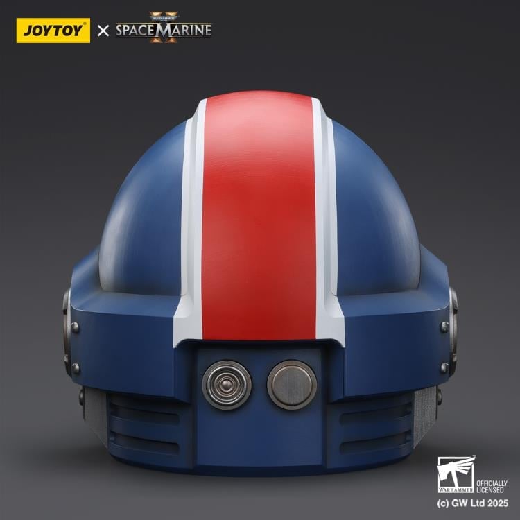 Warhammer 40,000: Space Marine 2 Ultramarines Lieutenant Titus' MKX Wearable Helmet Replica Gallery Image 7