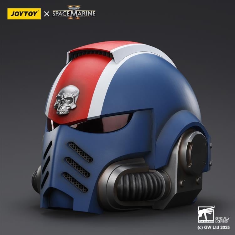 Warhammer 40,000: Space Marine 2 Ultramarines Lieutenant Titus' MKX Wearable Helmet Replica Gallery Image 5
