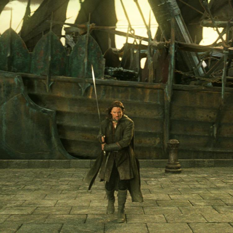The Lord of the Rings Aragorn Miniature Statue Gallery Image 4